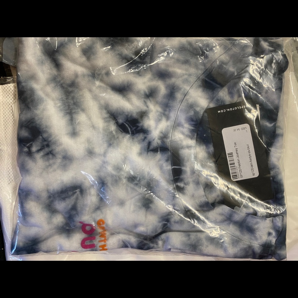 Peloton tshirt - Picture 3 of 3